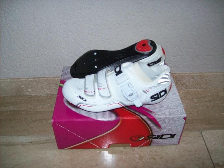 Nieuwe sidi Scarpe level Dames race schoenen maat 38, Fietsen en Brommers, Fietsaccessoires | Fietskleding, Nieuw, Dames, Kinderen