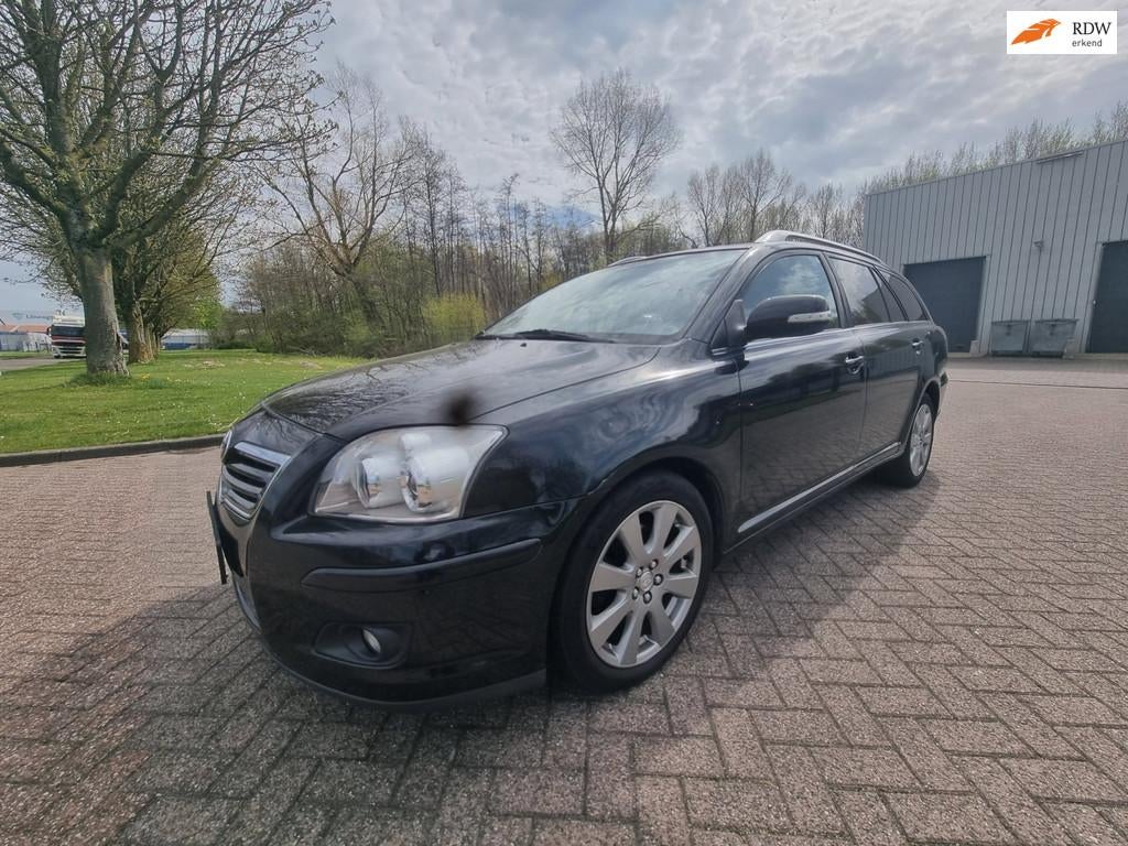 Toyota Avensis Wagon 2.0 VVTi Luna Business LEDER STOELVERWA, Voorwielaandrijving, 1998 cc, 4 cilinders, Zwart