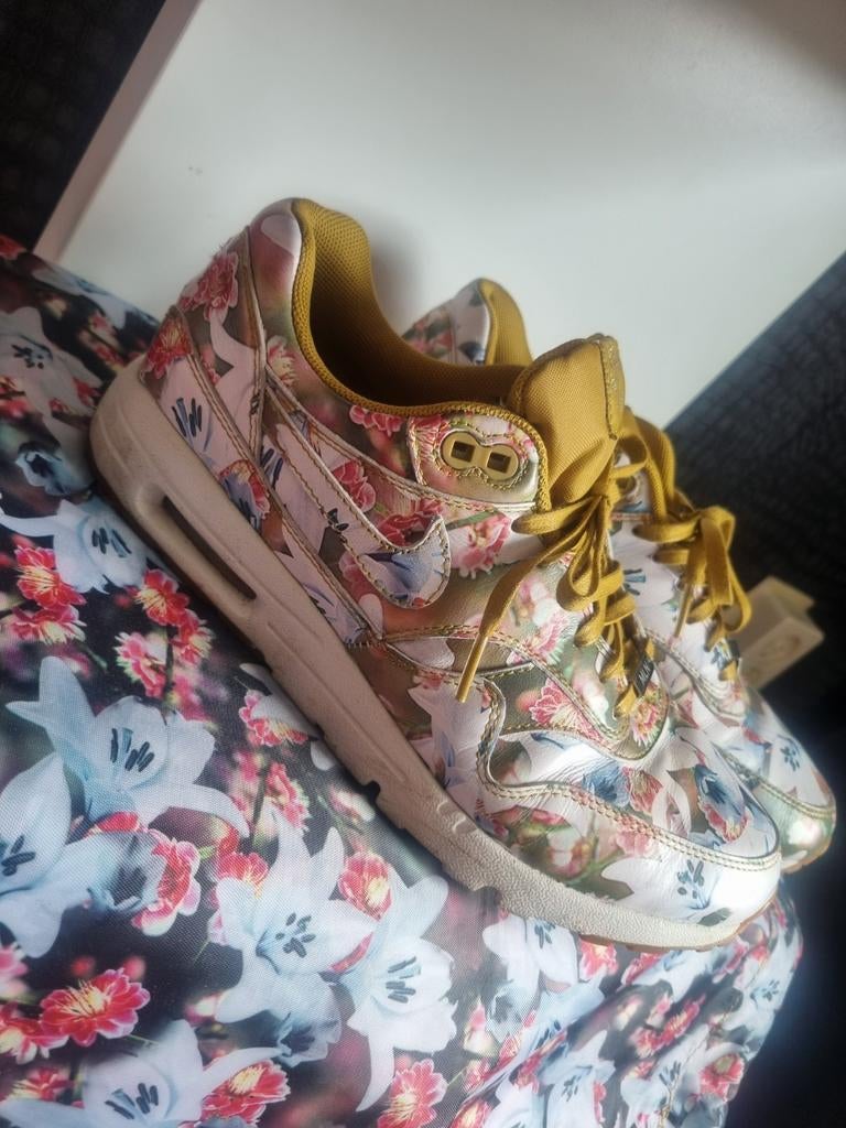 Nike Air Max 1 Lotus maat 39, Ophalen of Verzenden