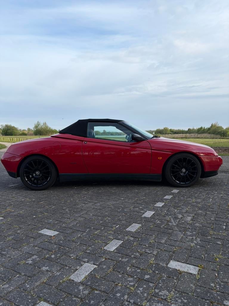 Alfa Romeo Spider 2.0 Twin Spark 16V 1997 Rood, Voorwielaandrijving, 1345 kg, Spider, Origineel Nederlands