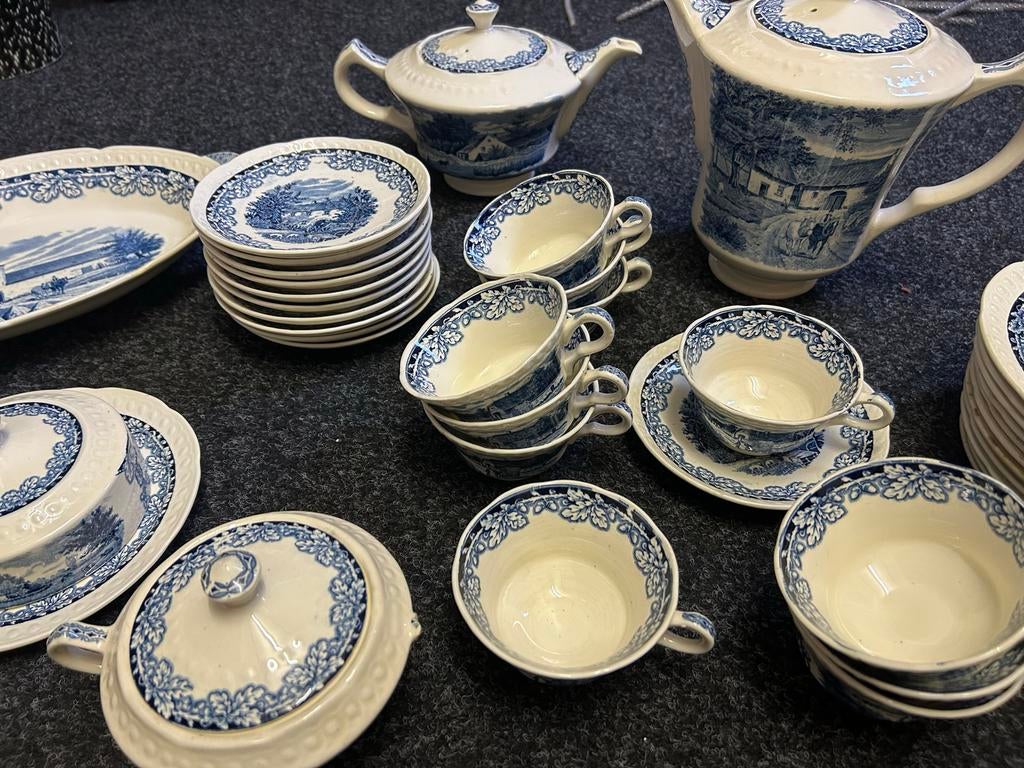 Boerenhoeve servies, 68 jaar oud, Antiek en Kunst, Ophalen of Verzenden
