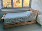 Bed met 2 laden op wieltjes (steigerhout), Huis en Inrichting, Slaapkamer | Bedden, Ophalen, 90 cm, Eenpersoons, Bruin