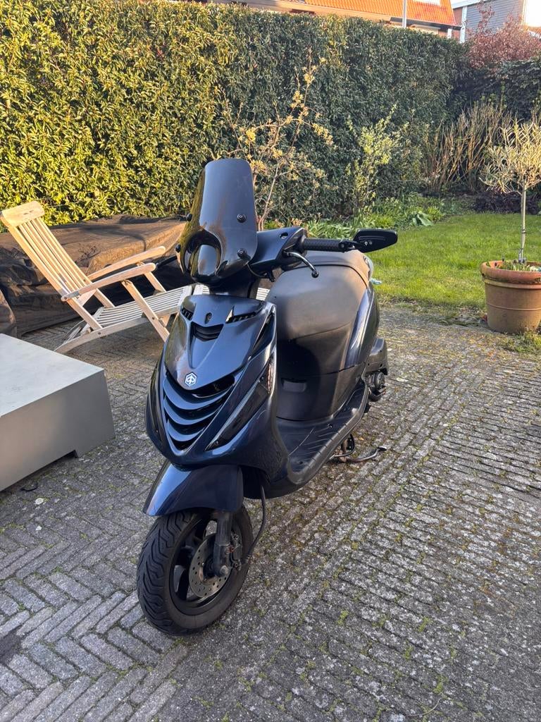 piaggio zip 80cc 4t2v, Fietsen en Brommers, Scooters | Piaggio, Zo goed als nieuw, Zip, Benzine, Ophalen