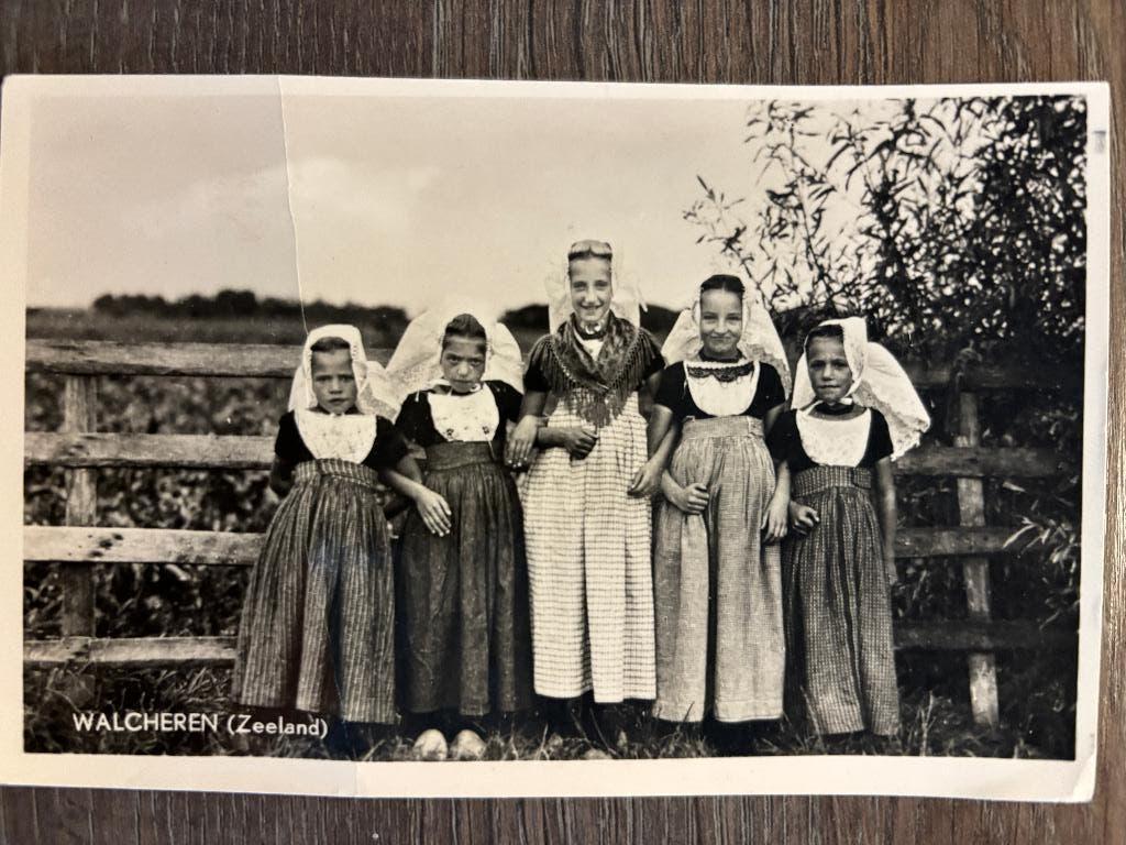 Ansichtkaart Walcheren - Klederdracht 1, Ophalen of Verzenden, 1940 tot 1960, Ongelopen, Zeeland