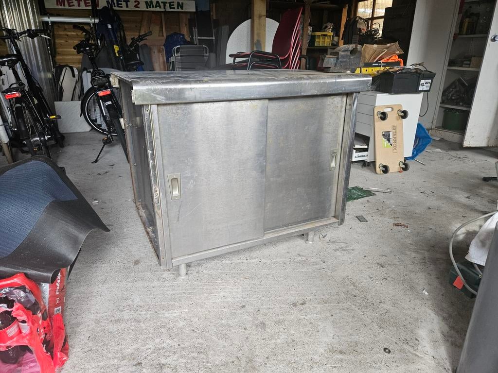 Stevige metalen werkbank., Doe-het-zelf en Verbouw, Werkbanken, Ophalen, Gebruikt, Bankschroef