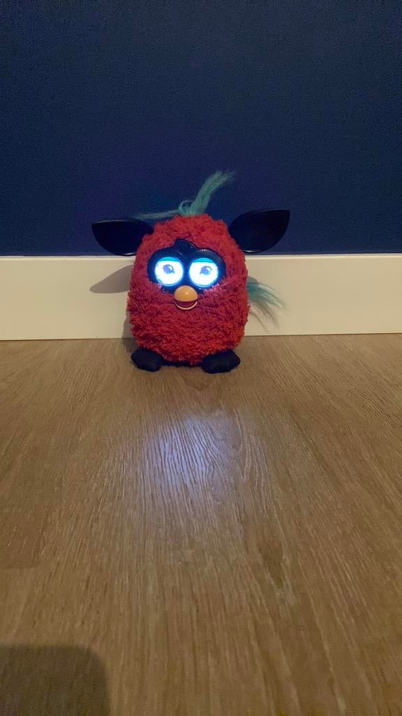 Furby rood, Ophalen of Verzenden