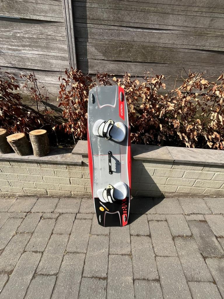F-One Trax Kitesurfboard - Zo goed als nieuw, Watersport en Boten, Kitesurfen, Twintip, Ophalen of Verzenden, Zo goed als nieuw