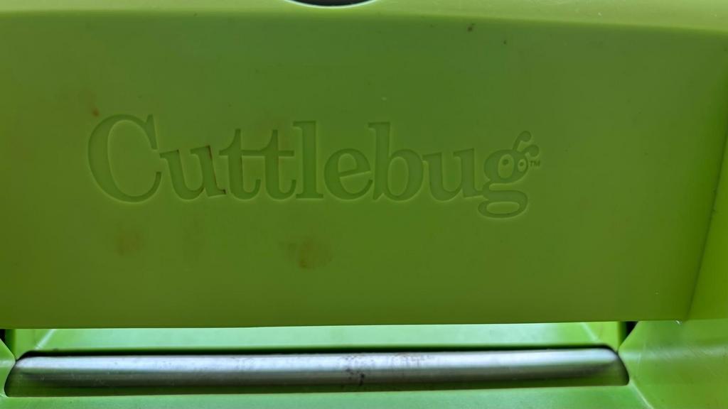 Cuttlebug snij- en embossingmachine, Geschikt voor snijden, Gebruikt, Groen, Overige thema's