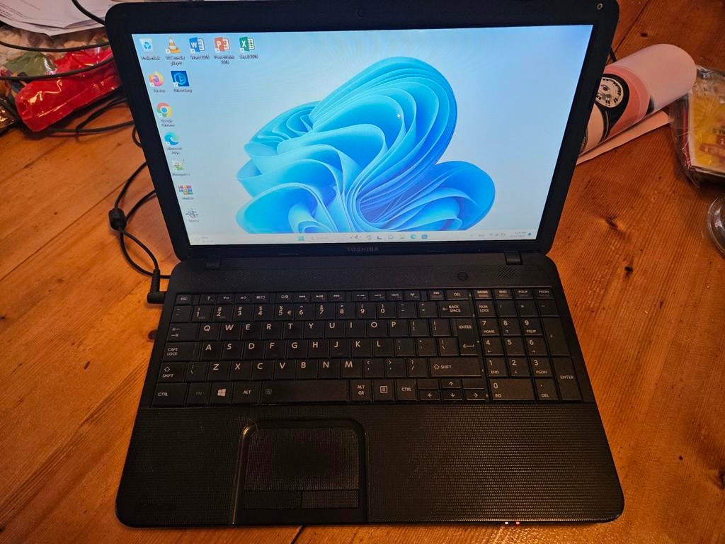 Toshiba Satellite C850-1FW Laptop - Windows 11 Pro, Computers en Software, Windows Laptops, Gebruikt, 15 inch, HDD, 2 tot 3 Ghz