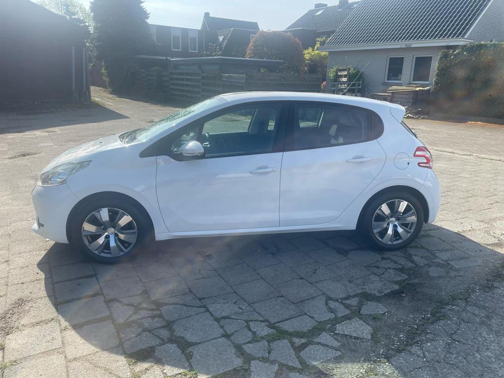 Peugeot 208 1.2 PureTech Style Pack, Voorwielaandrijving, Stof, Gebruikt, 1199 cc