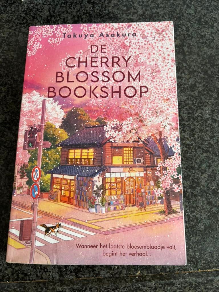 De cherry blossom bookshop / Takuya Asakura, Ophalen of Verzenden, Zo goed als nieuw