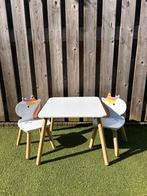 Eenhoorn kinder tafel met 2 stoeltjes, Kinderen en Baby's, Kinderkamer | Tafels en Stoelen, Ophalen, Zo goed als nieuw, Tafel(s) en Stoel(en)