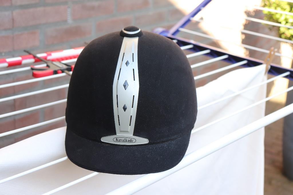 Mooie Kalvakade cap  55, Dieren en Toebehoren, Paardrijkleding, Ophalen, Zo goed als nieuw, Dressuur, Cap