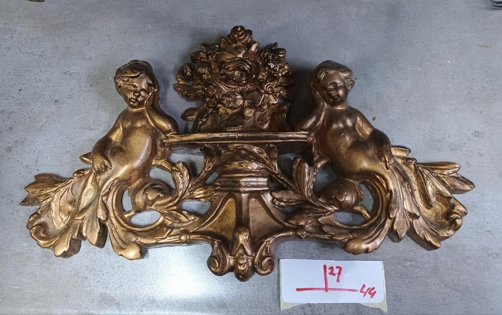 Losse kuif met engelen van een barok spiegel, Ophalen