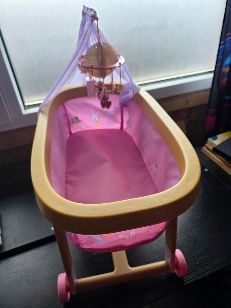 Baby Born bedje met dekentje en kussentje, Kinderen en Baby's, Speelgoed | Poppen, Ophalen, Zo goed als nieuw, Babypop