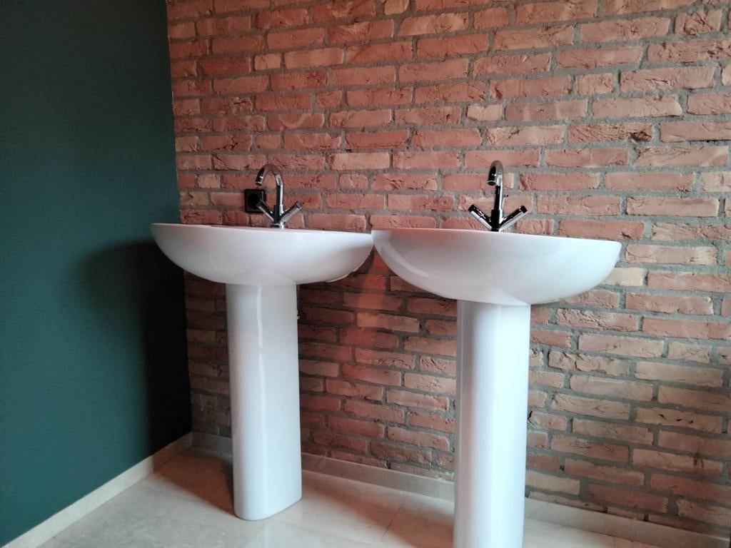 2 Vintage wastafel op zuil inclusief kraan ook 1 te koop, Ophalen, Gebruikt, Chroom, Wastafel