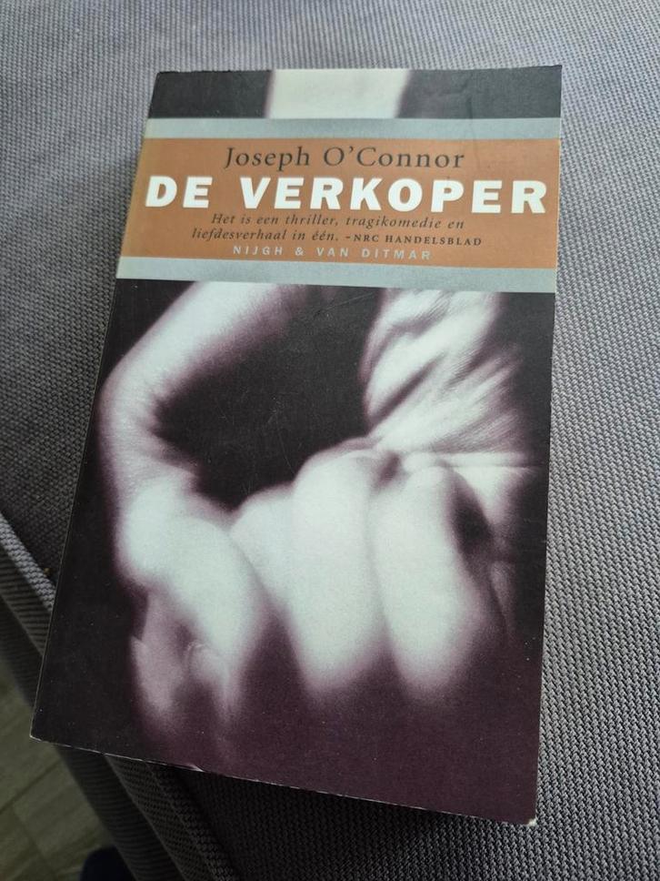 De Verkoper - Joseph O'Connor (Thriller/Liefdesverhaal), Boeken, Romans, Gelezen, Europa overig, Ophalen of Verzenden