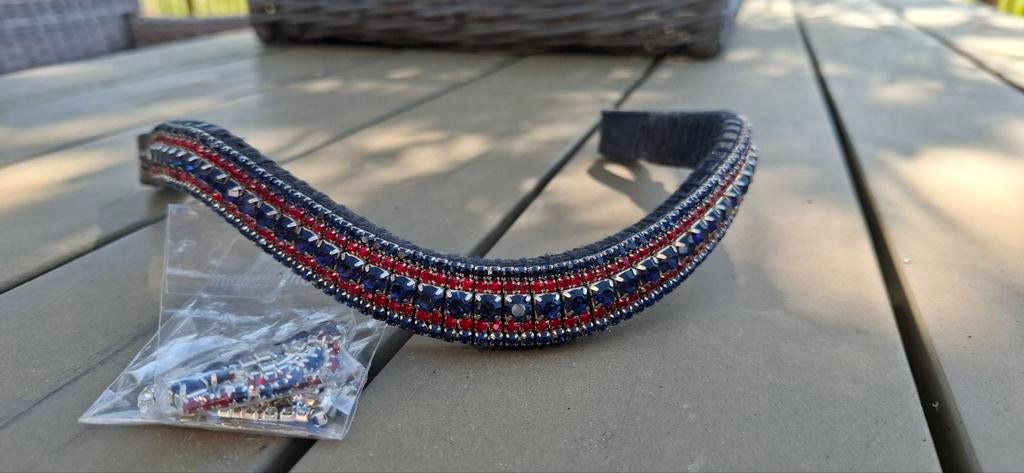 Frontriem full strass. Blingbling rood blauw., Dieren en Toebehoren, Ophalen of Verzenden, Zo goed als nieuw