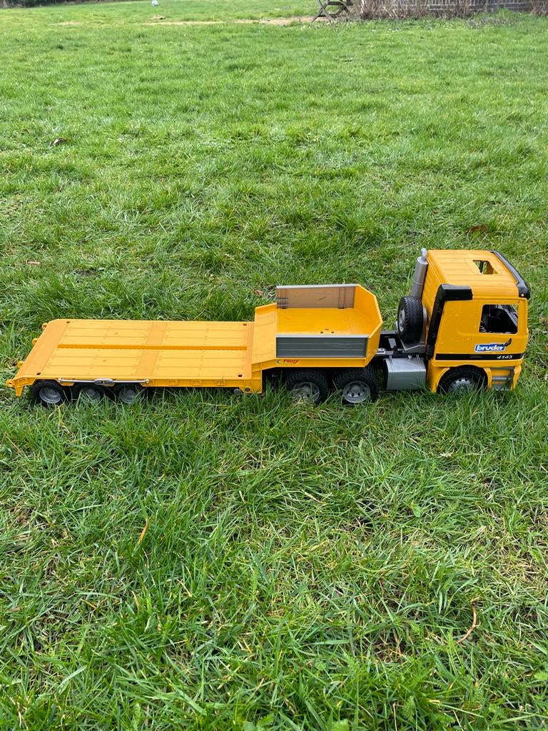 Dieplader met Plateau, Ophalen, Zo goed als nieuw, Afstandsbediening