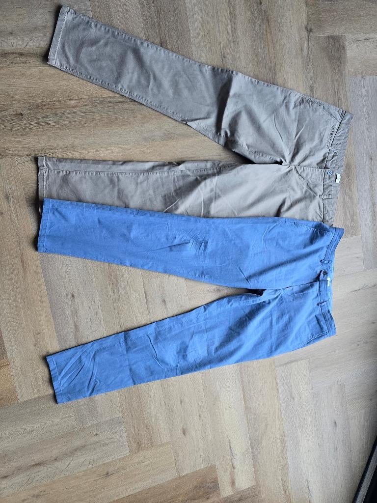 2 chino's vsn Van Gils, Maat 52/54 (L), Beige, Zo goed als nieuw, Van Gils