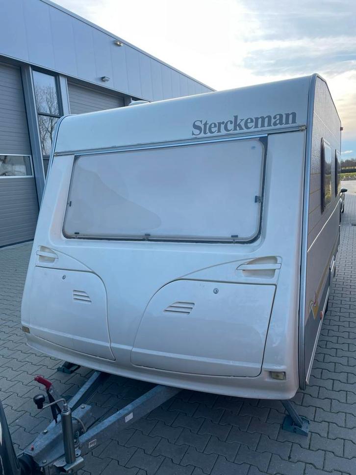 Sterckeman 430CP, Caravans en Kamperen, Caravans, Particulier, tot en met 4, Treinzit, Sterckeman, Frans bed, Disselslot, Douche