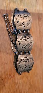 Oude zilverkleurige armband met Hindoestaanse afbeeldingen, Ophalen, Gebruikt, Zilver, Overige materialen