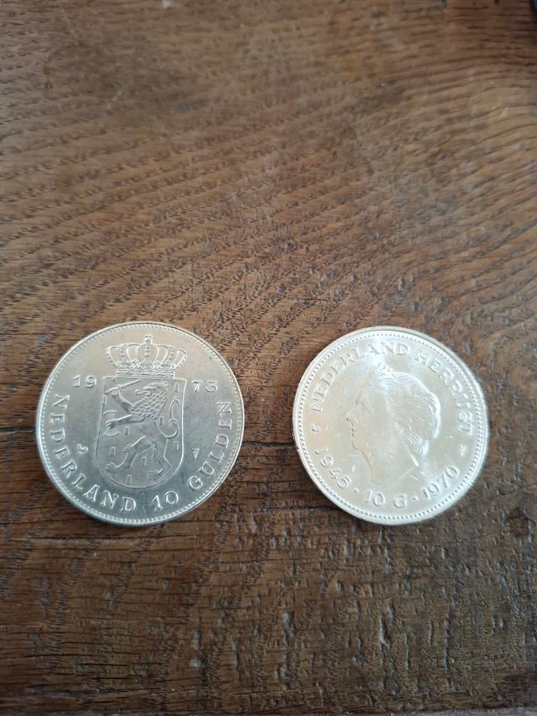 2 zilveren 10 gulden munten., Postzegels en Munten, Munten | Nederland, Ophalen of Verzenden