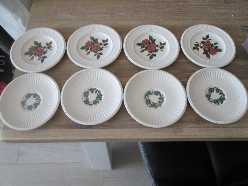 Wedgwood Stratford & Briar Rose 8 bordjes, Nieuw, Ophalen of Verzenden, Bord(en), Wedgwood