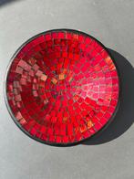 Schaal van aardewerk met glas mozaïek., Ophalen of Verzenden, Zo goed als nieuw, Rond, Glas