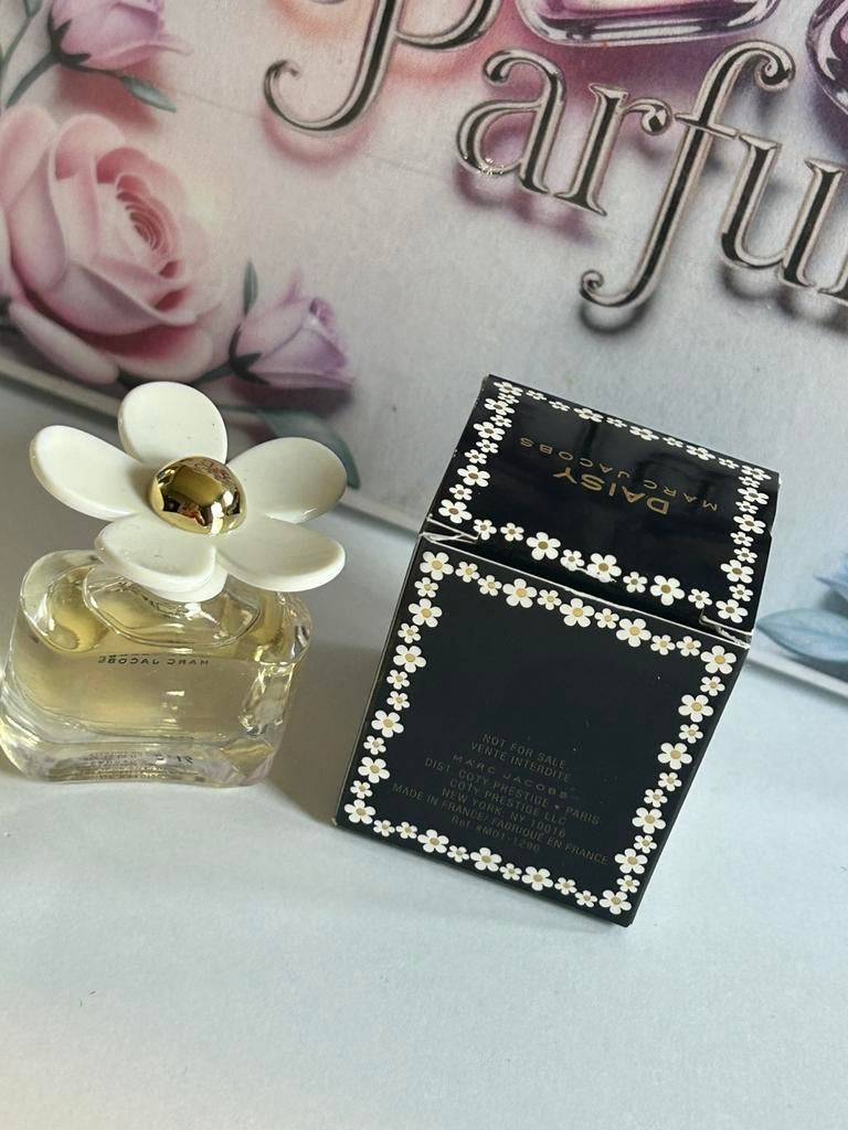 Marc jacobs - daisy miniature 4ml edt, Ophalen of Verzenden, Nieuw, Miniatuur, Gevuld