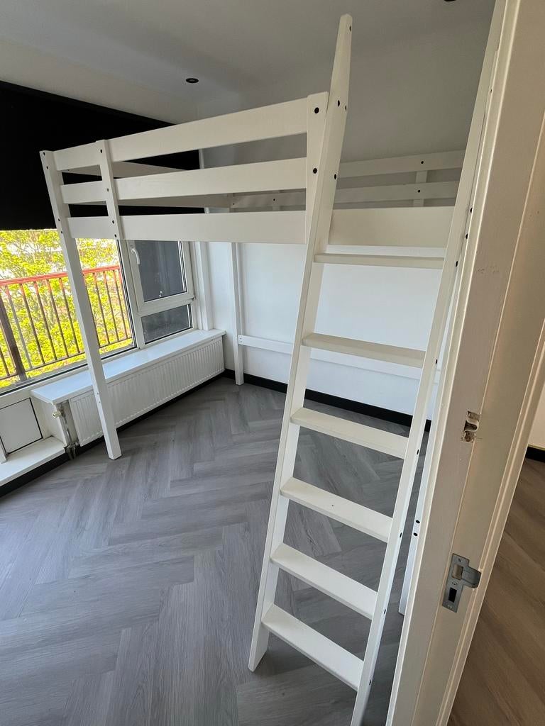 Witte Hoogslaper - Zo goed als nieuw, Eenpersoons, Ophalen of Verzenden, Zo goed als nieuw, 200 cm