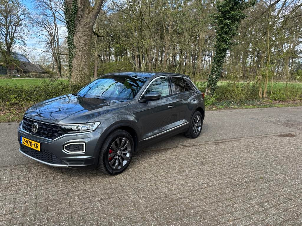 Volkswagen T-Roc 1.5 TSI 150pk 7-DSG 2019 Grijs, 1498 cc, 4 cilinders, 14 km/l, Particulier