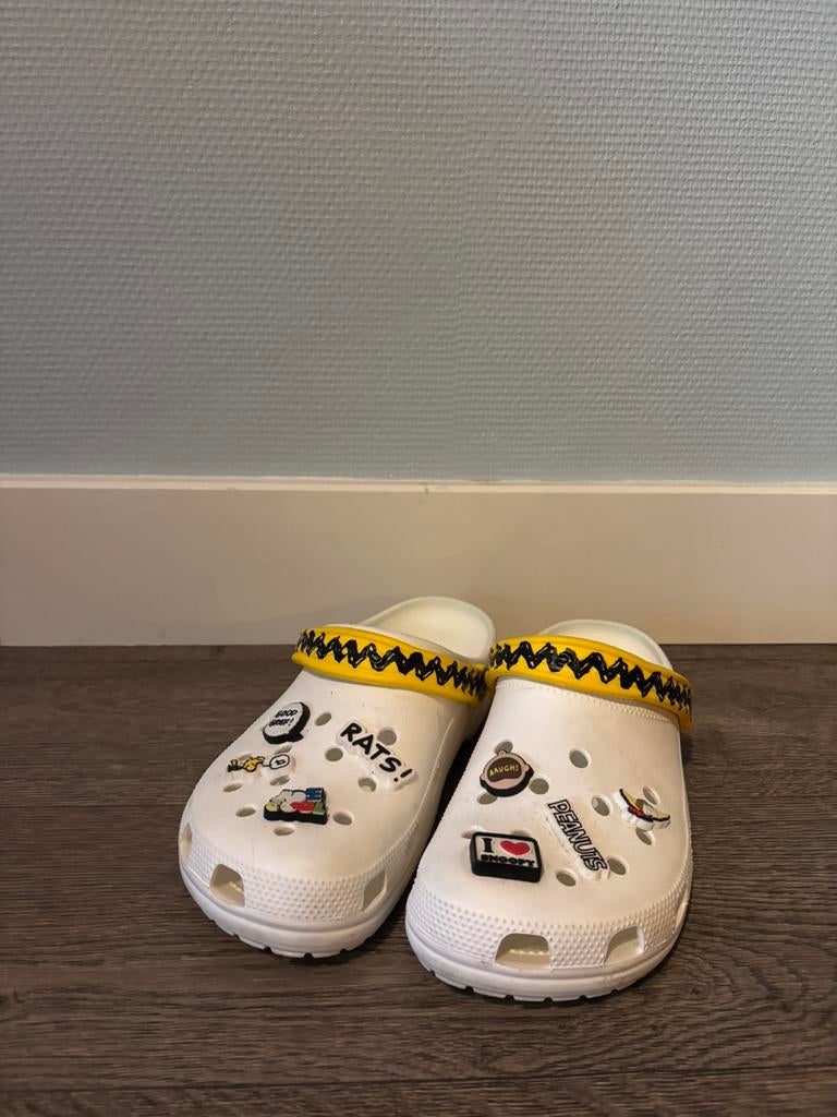 Crocs Unisex-Adult Classic Peanuts Charm Clog Charlie, Ophalen of Verzenden, Zo goed als nieuw, Wit