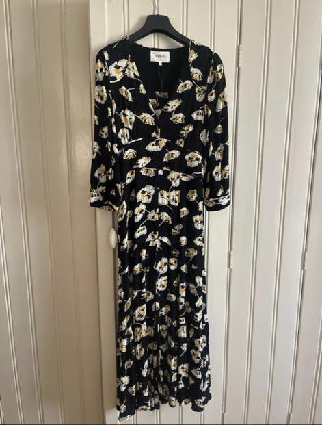 Ba&sh jurk met bloemen - Maat 34/36, Zwart, Ophalen of Verzenden, Zo goed als nieuw, Maat 34 (XS) of kleiner