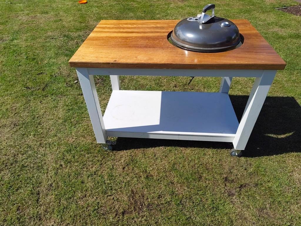 BBQ tafel met Weber BBQ, Ophalen, Gebruikt, Weber barbecue