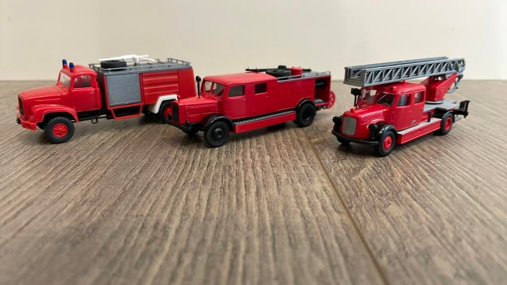 3 x Wiking oldtimer nostalgische brandweer auto vrachtwagen, Ophalen of Verzenden, Zo goed als nieuw, Gelijkstroom of Wisselstroom