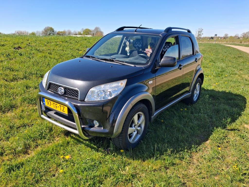 Daihatsu Terios 1.5 4WD 2006 Zwart, Auto's, Daihatsu, 1350 kg, 400 kg, Zwart, Handgeschakeld