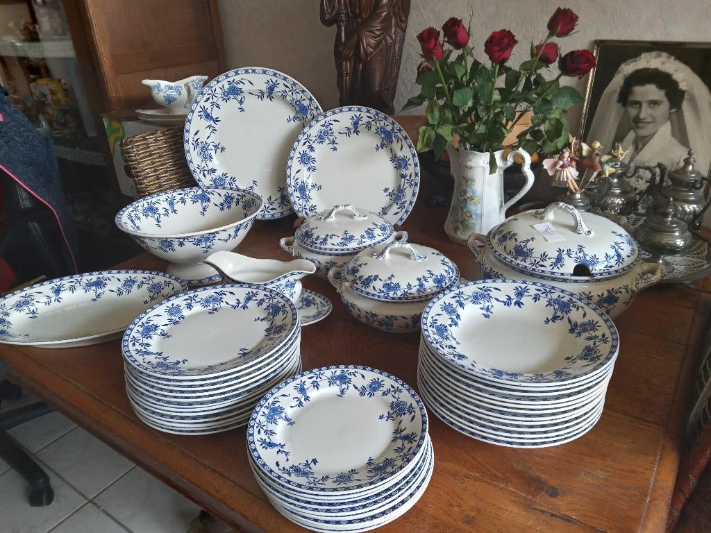 12 persoons eetservies van Petrus REgout serienaam DRESDEN, Ophalen