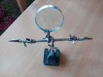 Soldeerhulp met vergrootglas en klemmen, Ophalen of Verzenden, Gebruikt, Vergrootglas of Loep