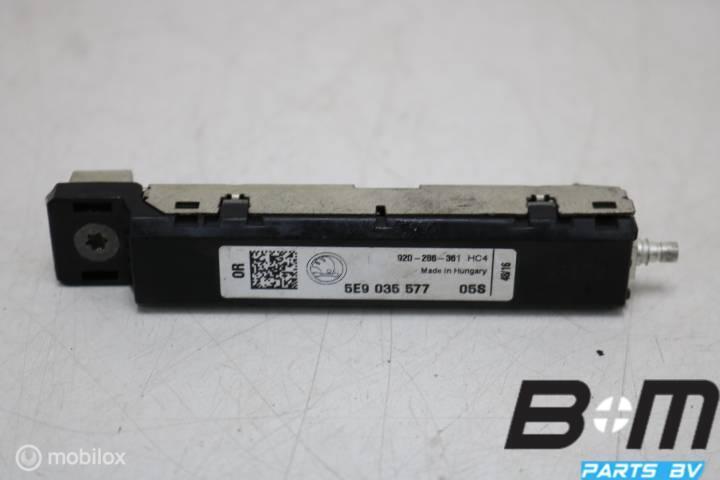 Antenneversterker Skoda Octavia 3 Combi 5E9035577, Gebruikt