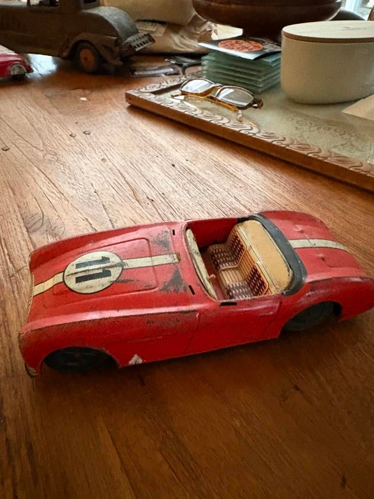 Rode Austin Healey modelauto met nummer 11, Ophalen of Verzenden, Gebruikt, Auto, Dinky Toys