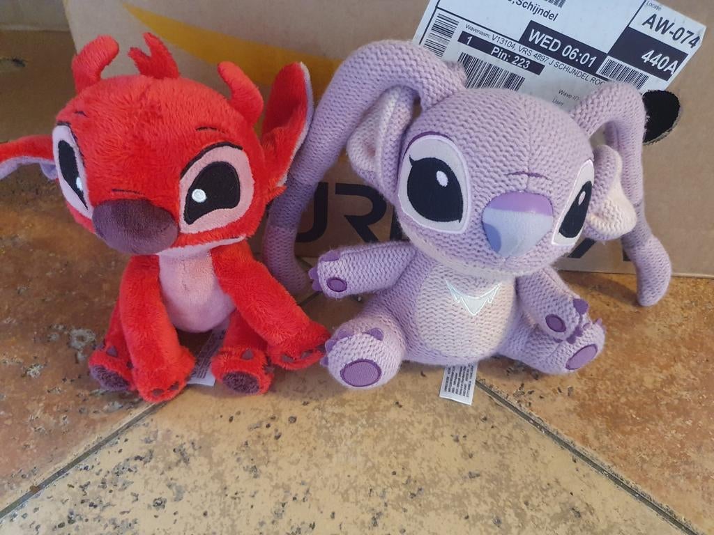 Te koop 2 Stitch knuffels, Verzamelen, Ophalen of Verzenden, Overige figuren, Zo goed als nieuw, Knuffel