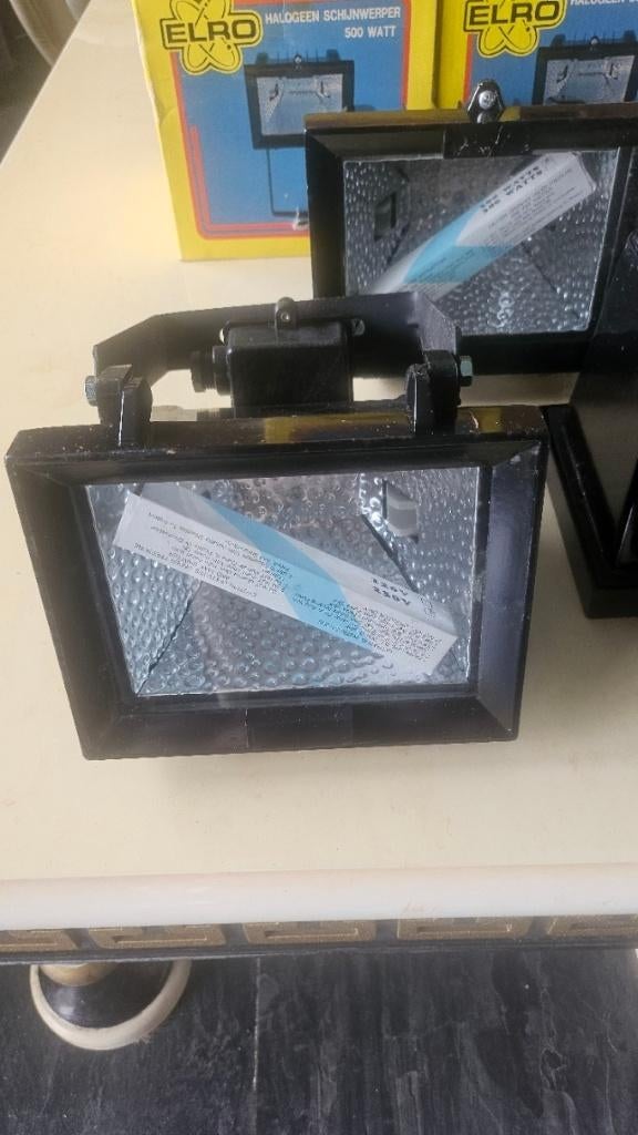 3 ELRO HALOGEEN SCHIJNWERPERS 500 W / 220V * Totaal: 20 Euro, Ophalen of Verzenden, Lamp met armatuur, 500 watt of meer, Nieuw