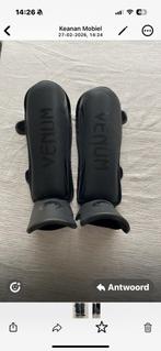 Bokshandschoenen en scheenbeschermers Venum, Ophalen, Zo goed als nieuw, Bokshandschoenen