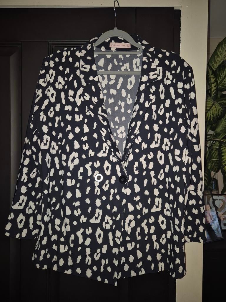 Studio Anneloes Blazer Maat M Zwart Wit Panterprint, Kleding | Dames, Jasjes, Kostuums en Pakken, Zo goed als nieuw, Jasje, Maat 38/40 (M)
