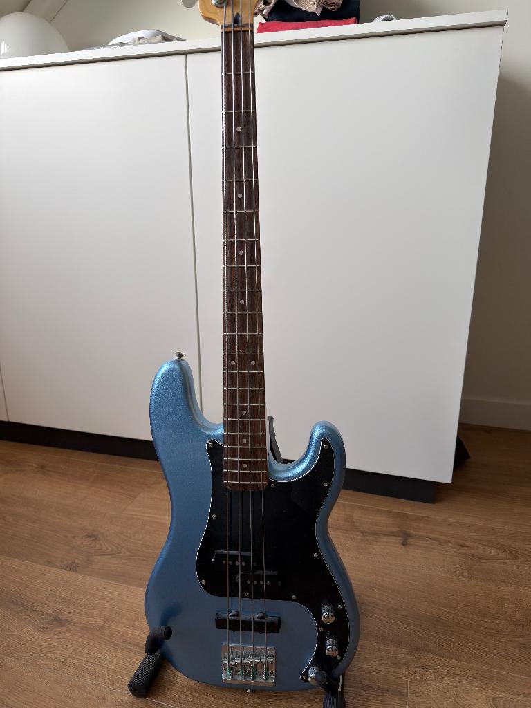 Squier Affinity PJ Basgitaar, Muziek en Instrumenten, Snaarinstrumenten | Gitaren | Bas, Zo goed als nieuw, Elektrisch, Ophalen
