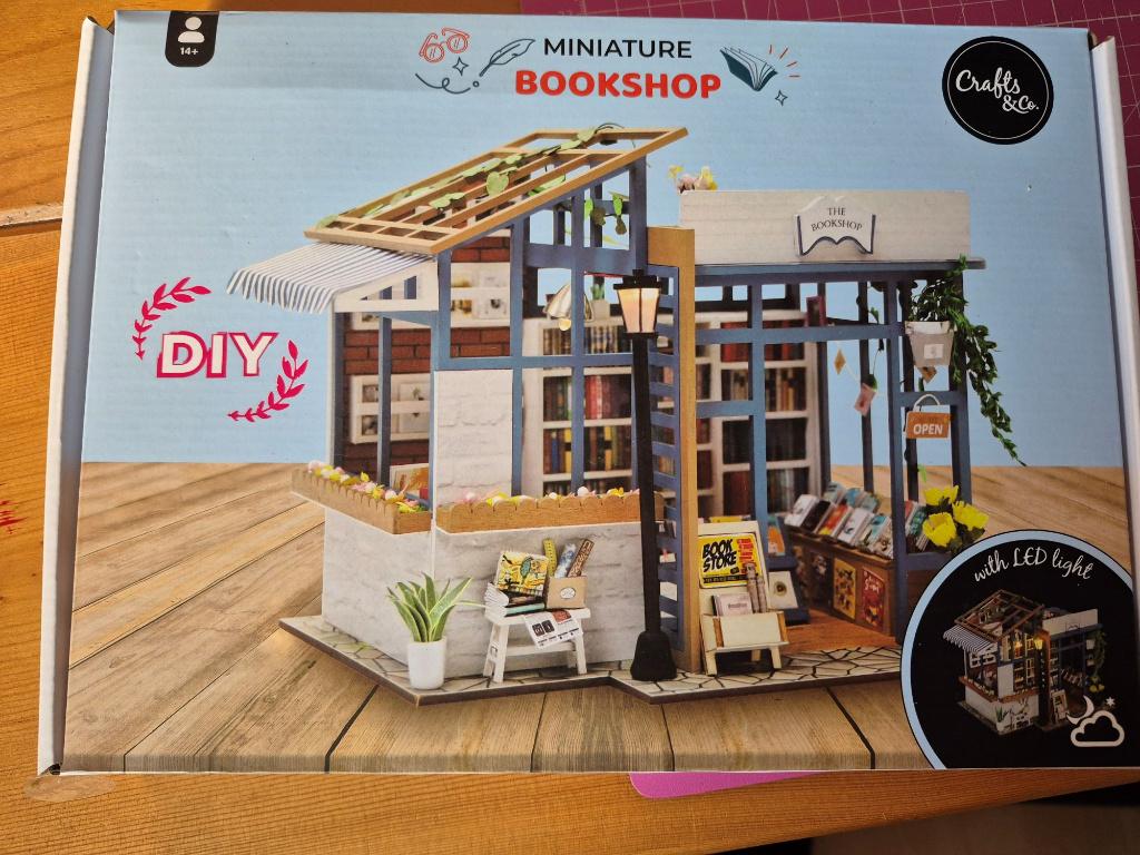 poppenhuisjes miniatuurhuisjes action DIY, Ophalen of Verzenden, Nieuw, 1:32 tot 1:50