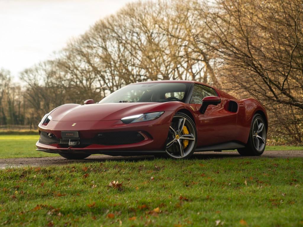 Ferrari 296 GTB 3.0 V6 | Rosso Mugello | Daytona Racing Seat, Auto's, Ferrari, Achterwielaandrijving, Gebruikt, Parkeersensor