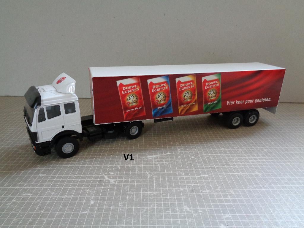 lion mb met douwe egberts trailer, Hobby en Vrije tijd, Modelauto's | 1:50, Ophalen of Verzenden, Zo goed als nieuw, Bus of Vrachtwagen