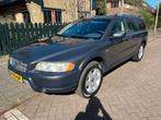 Volvo XC70 2.5 T AWD 2004 COMFORTLINE AUTOMAAT, Auto's, Automaat, 1800 kg, Zwart, XC70